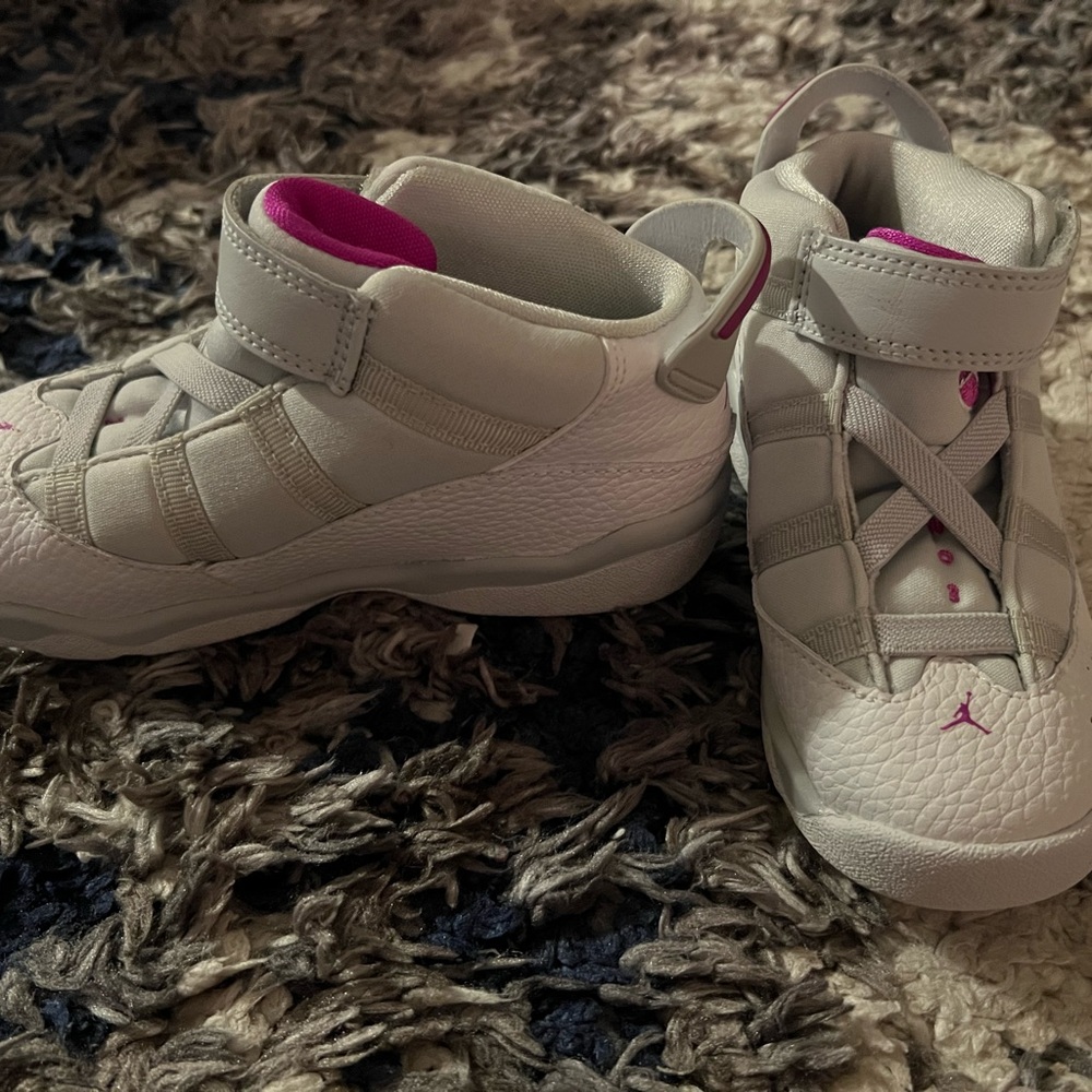 Like new kids Jordan shoes